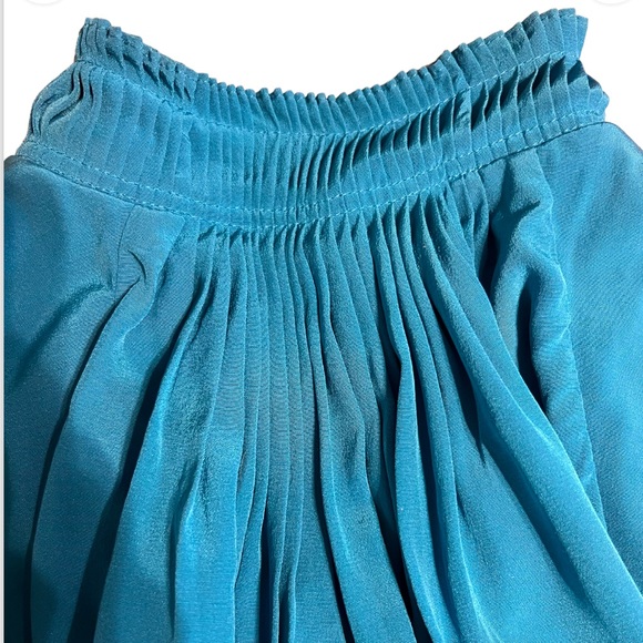 Tibi Arielle 100% silk sleeveless top. - Picture 9 of 13